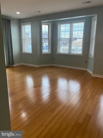 $1,900 | 4742 Pine Street, Unit 202, Philadelphia, PA 19143