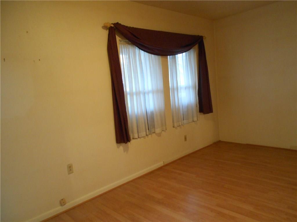 215 Center Street Springdale, PA 15144 - Photo 4 of 17 Gallery Image 4