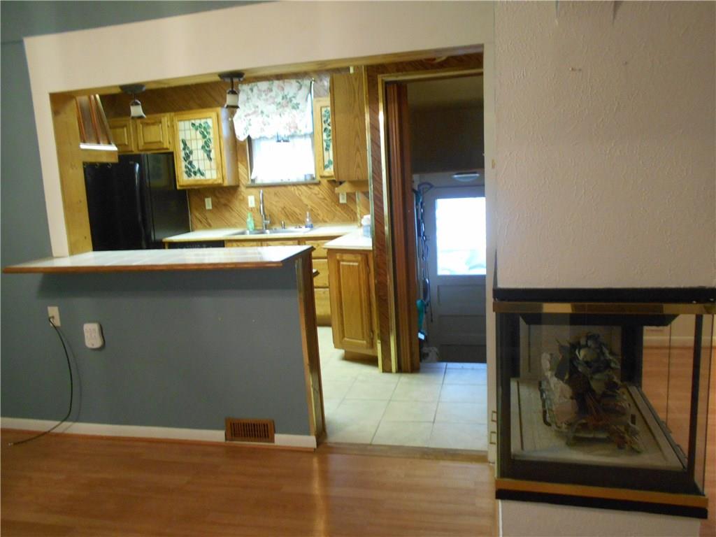 215 Center Street Springdale, PA 15144 - Photo 7 of 17 Gallery Image 7