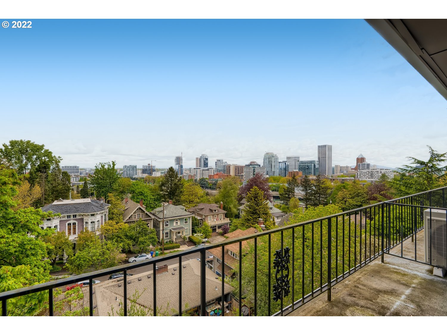 1503 Southwest Hall Street Portland, OR 97201 - Photo 14 of 17 a view of city from balcony