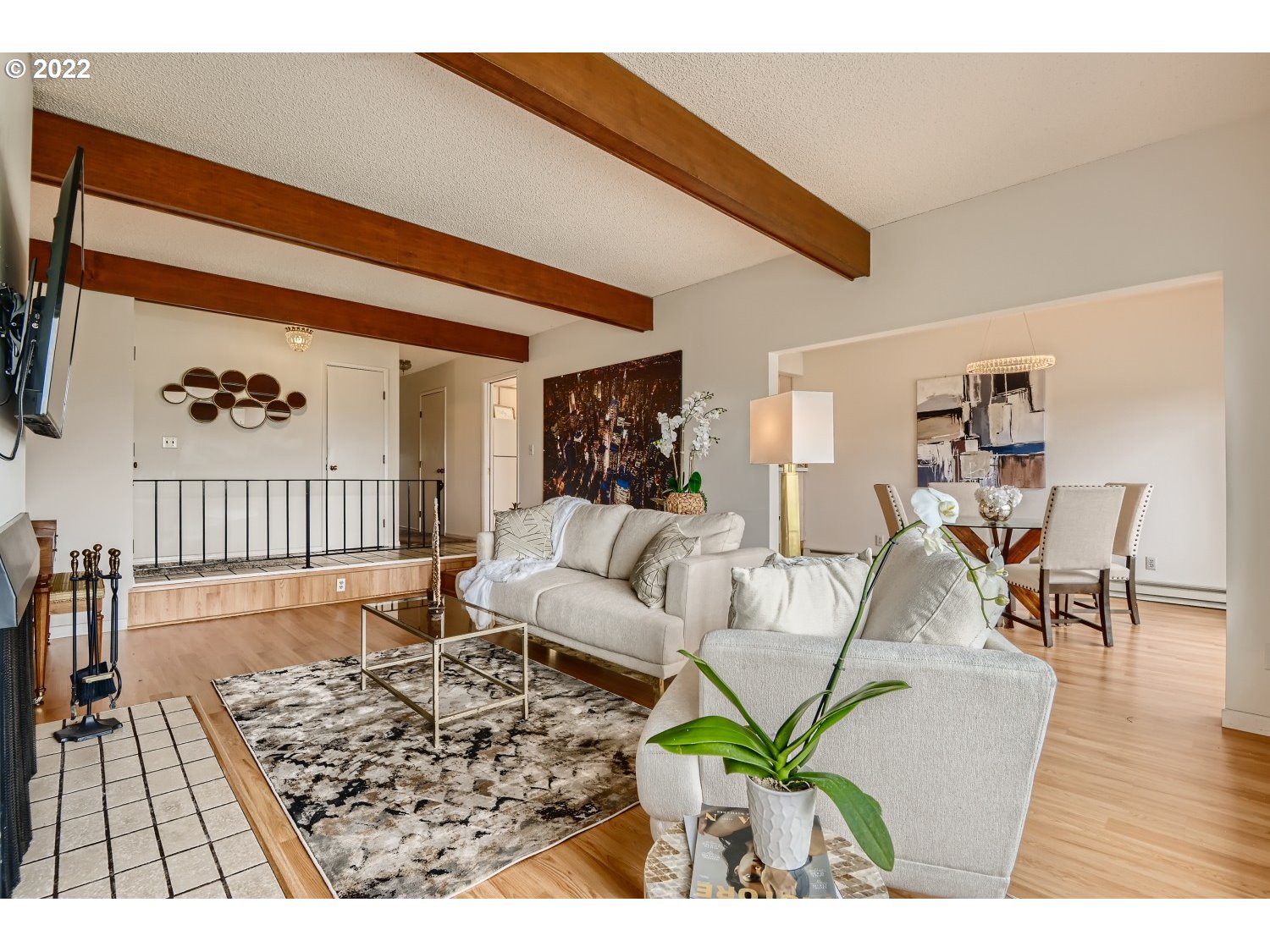 1503 Southwest Hall Street Portland, OR 97201 - Photo 4 of 17 a living room with furniture and wooden floor