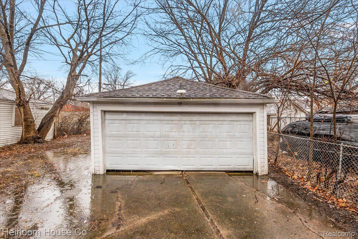 9914 Yorkshire Road Detroit, MI 48224 - Photo 29 of 36