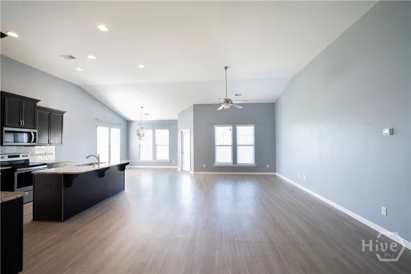 $2,250 | 190 Brickhill Circle, Savannah, GA 31407