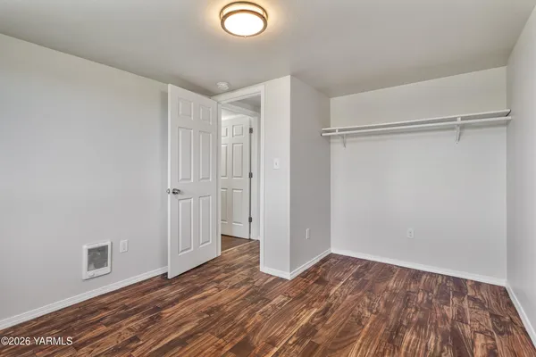 $289,995 | 6931 Progressive Road, Wapato, WA 98951