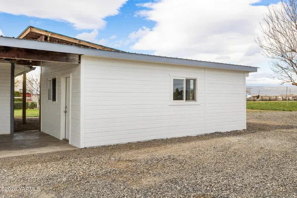 $289,995 | 6931 Progressive Road, Wapato, WA 98951