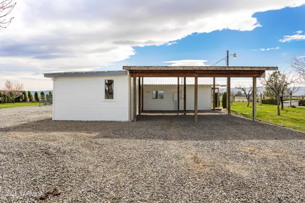 $289,995 | 6931 Progressive Road, Wapato, WA 98951
