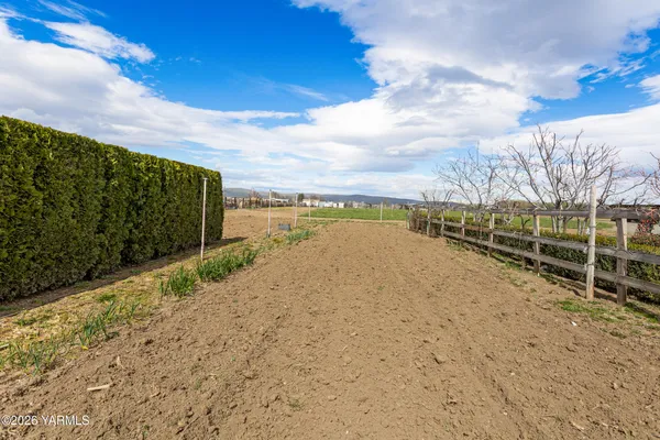 $289,995 | 6931 Progressive Road, Wapato, WA 98951