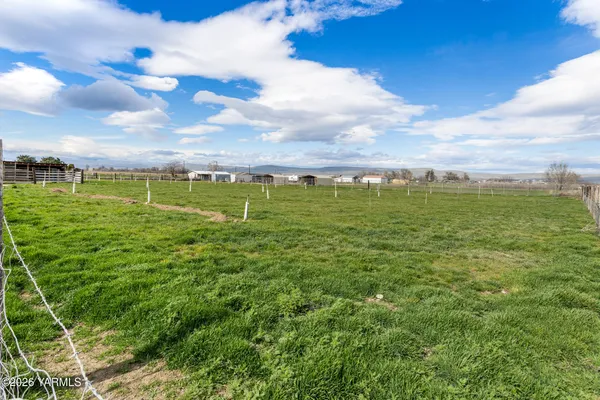 $289,995 | 6931 Progressive Road, Wapato, WA 98951