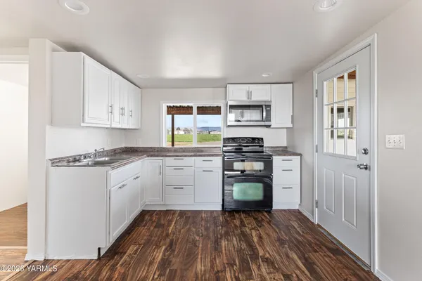 $289,995 | 6931 Progressive Road, Wapato, WA 98951