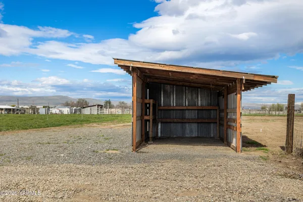 $289,995 | 6931 Progressive Road, Wapato, WA 98951