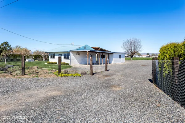 $289,995 | 6931 Progressive Road, Wapato, WA 98951