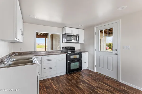 $289,995 | 6931 Progressive Road, Wapato, WA 98951