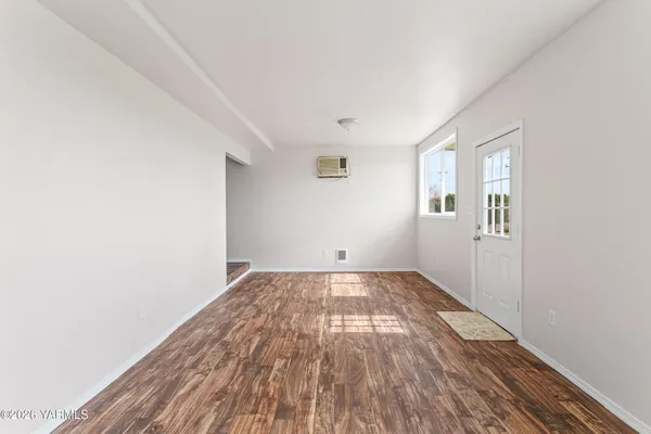 $289,995 | 6931 Progressive Road, Wapato, WA 98951