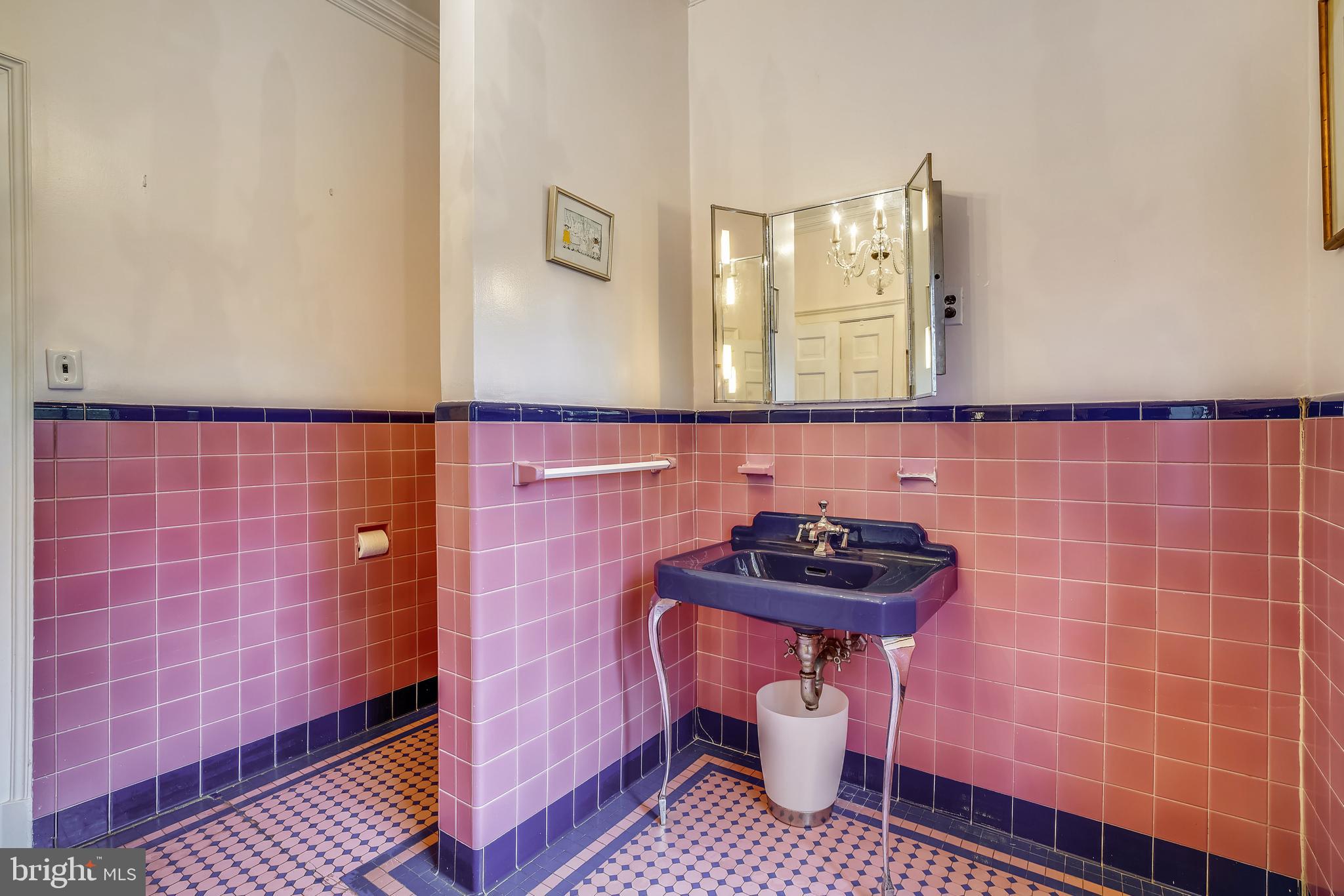 9101 Crosby Road Silver Spring, MD 20910 - Photo 23 of 89 Powder Room