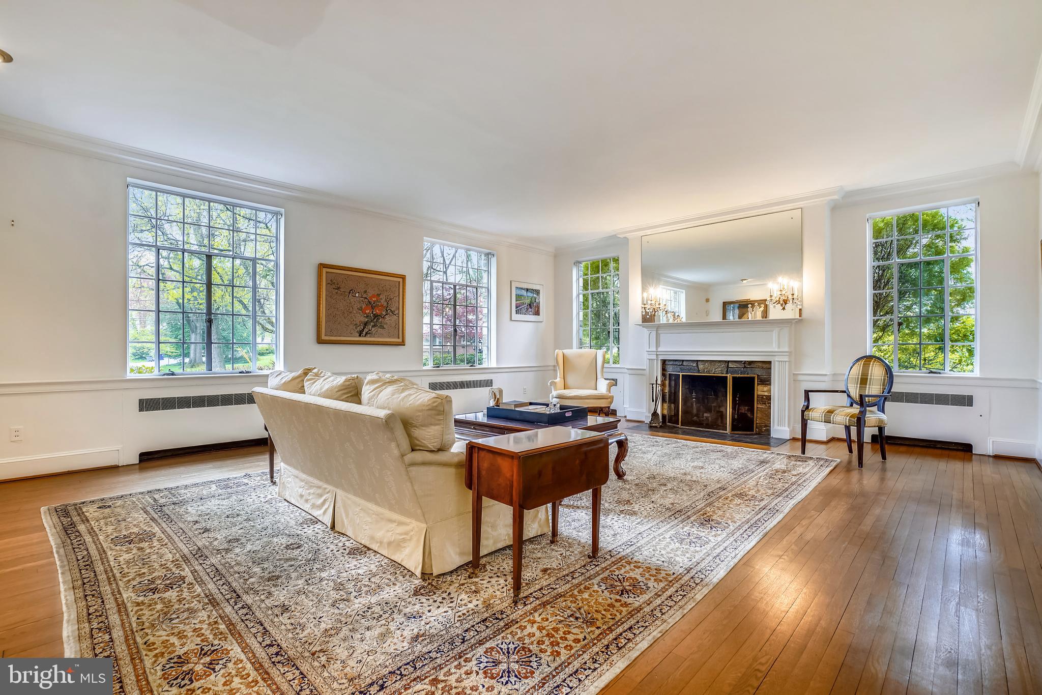 9101 Crosby Road Silver Spring, MD 20910 - Photo 5 of 89 Living Room