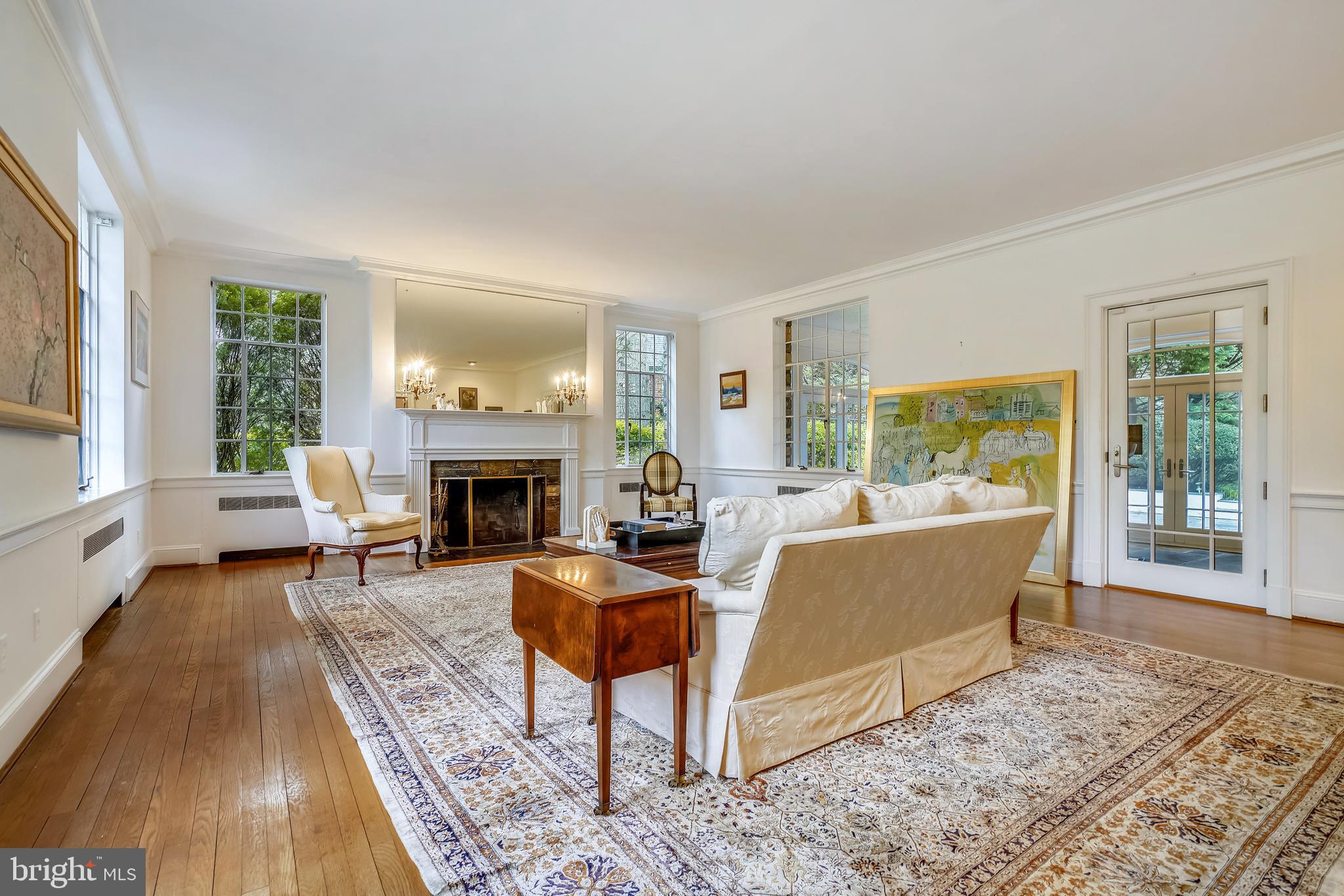 9101 Crosby Road Silver Spring, MD 20910 - Photo 6 of 89 Living Room