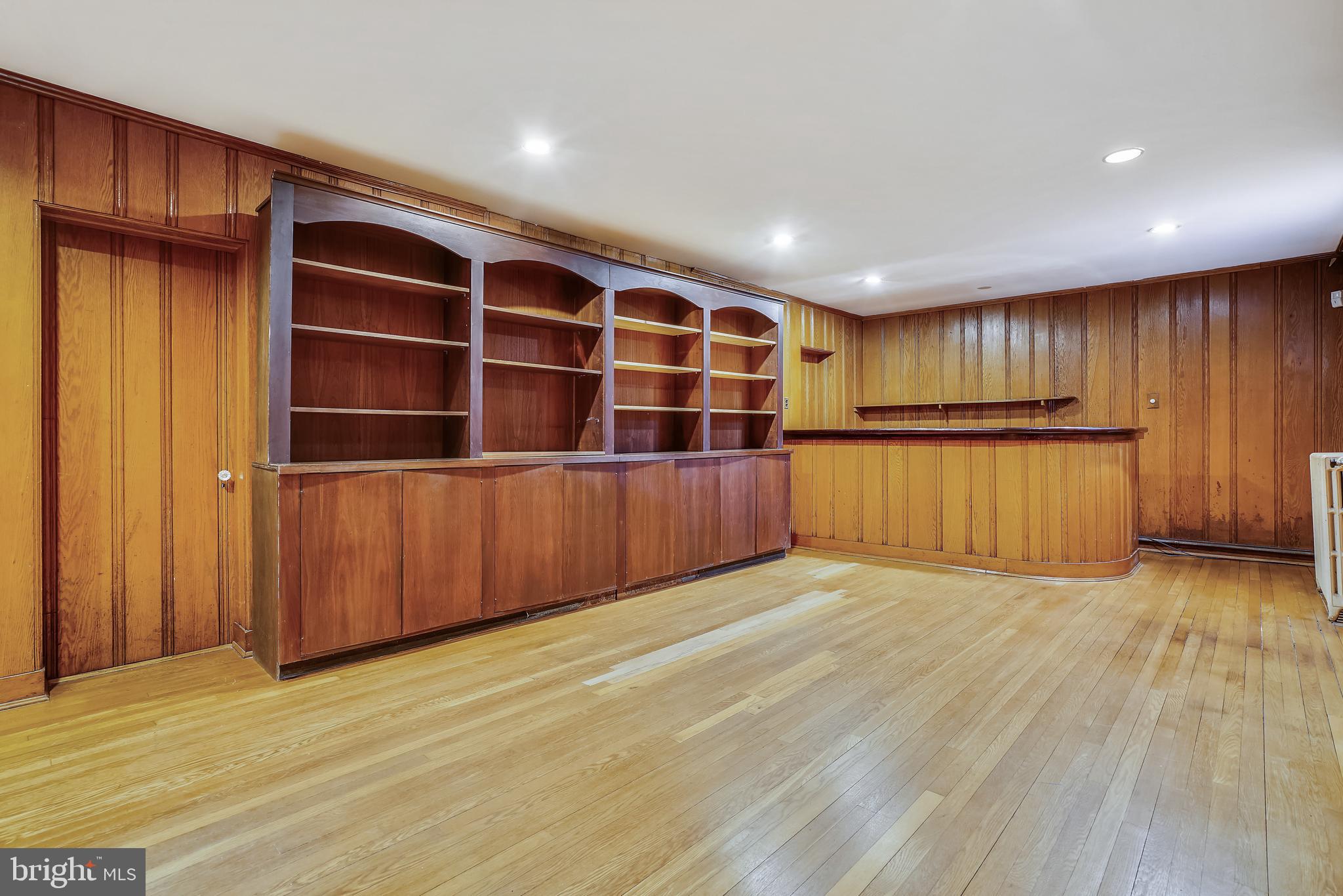 9101 Crosby Road Silver Spring, MD 20910 - Photo 60 of 89 Cocktail Room