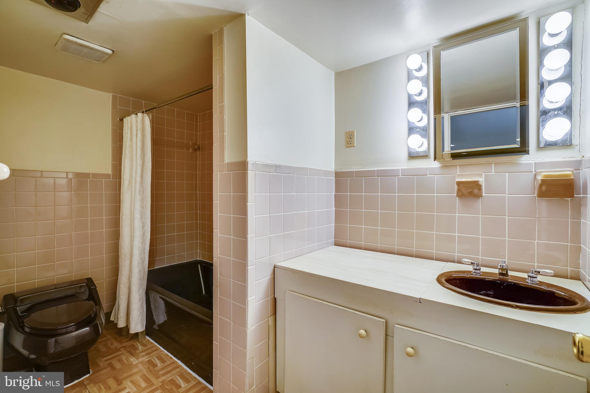 9101 Crosby Road Silver Spring, MD 20910 - Photo 67 of 89 Full Bath #4