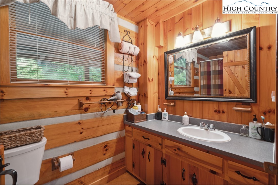 710 River Hills Road Lansing, NC 28643 - Photo 18 of 39