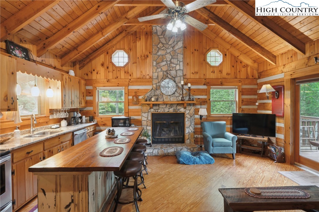 710 River Hills Road Lansing, NC 28643 - Photo 9 of 39