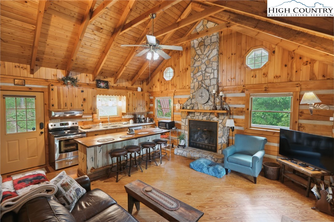 710 River Hills Road Lansing, NC 28643 - Photo 10 of 39