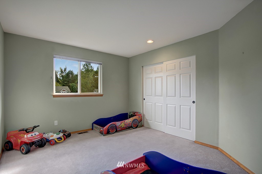 1402 237th Place Southwest Bothell, WA 98021 - Photo 17 of 18