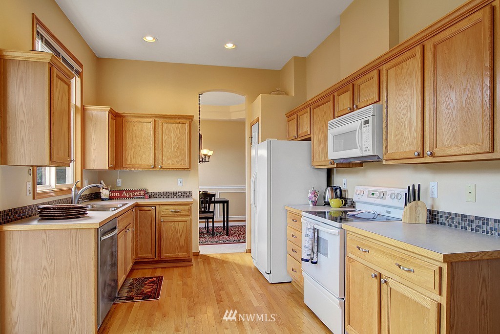 1402 237th Place Southwest Bothell, WA 98021 - Photo 7 of 18