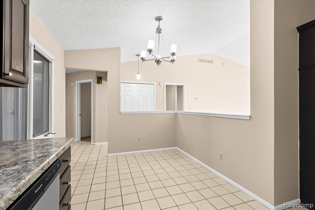 22245 River Ridge Trail Farmington, MI 48335 - Photo 18 of 33