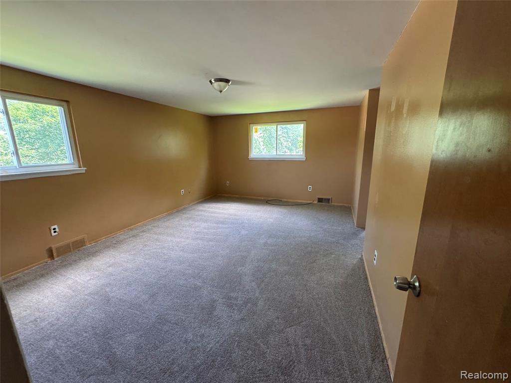 28330 Lahser Road Southfield, MI 48076 - Photo 13 of 16