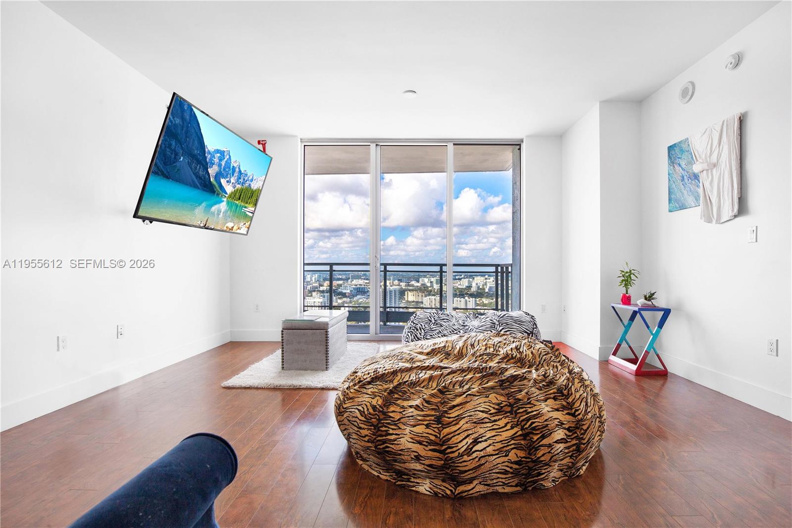 90 Southwest 3rd Street, Unit 4408 Miami, FL 33130 - Photo 2 of 46