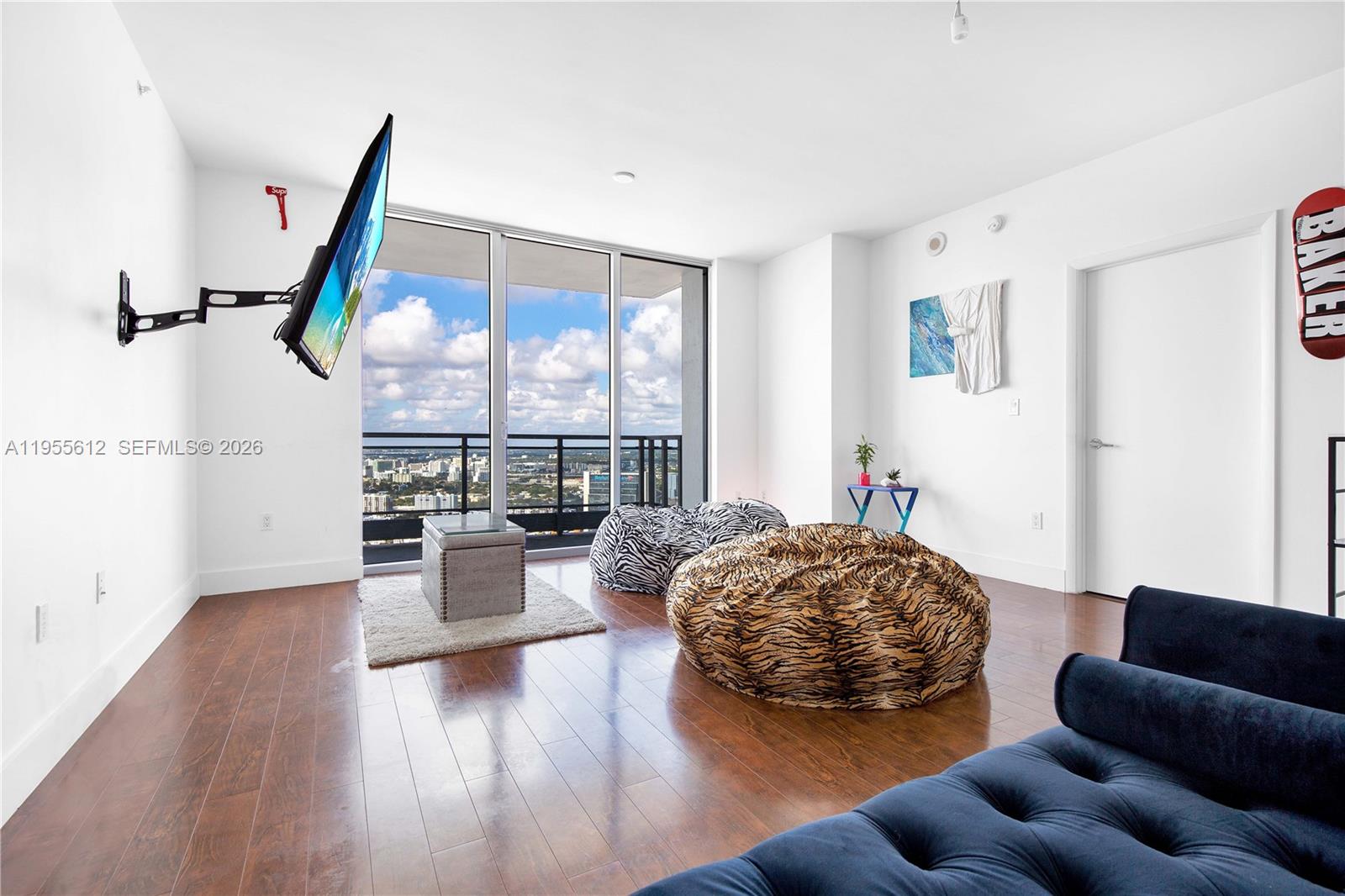 90 Southwest 3rd Street, Unit 4408 Miami, FL 33130 - Photo 3 of 46