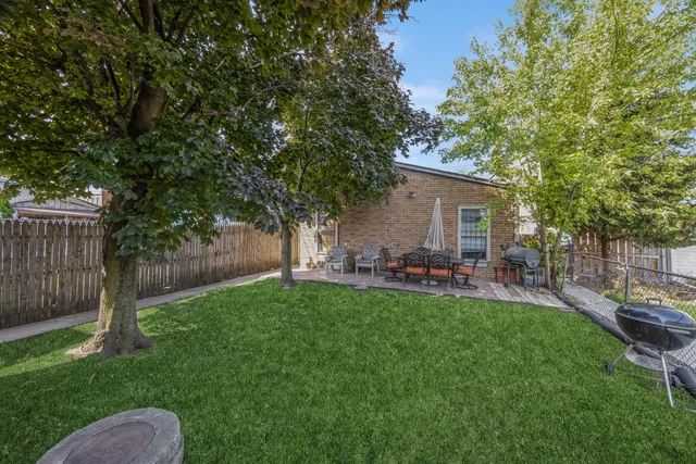 $1,900 | 1830 South Central Avenue, Unit 2, Cicero, IL 60804