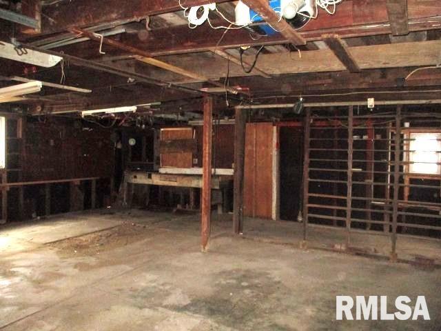 447 North 10th Avenue Canton, IL 61520 - Photo 14 of 20