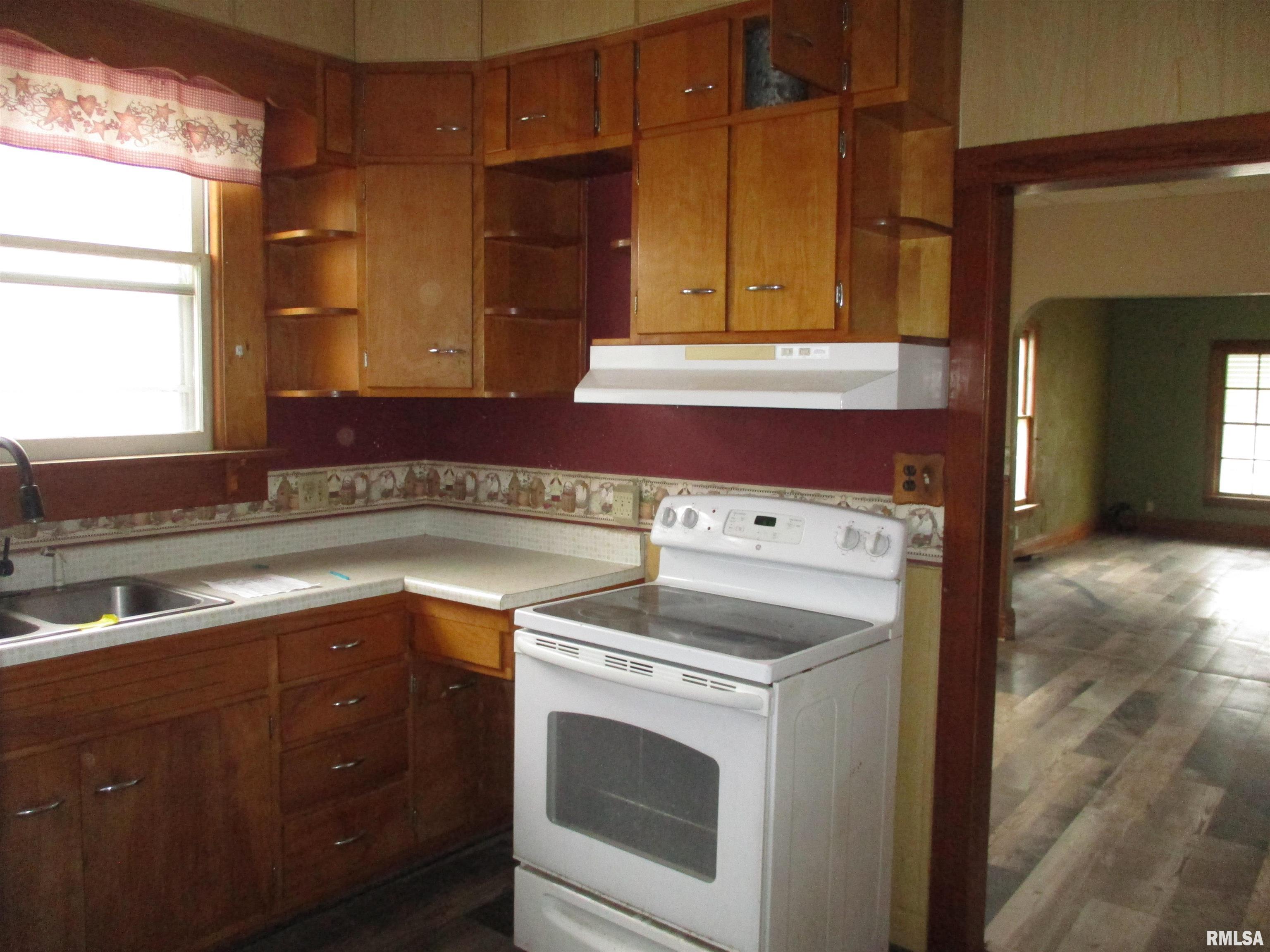 447 North 10th Avenue Canton, IL 61520 - Photo 9 of 20