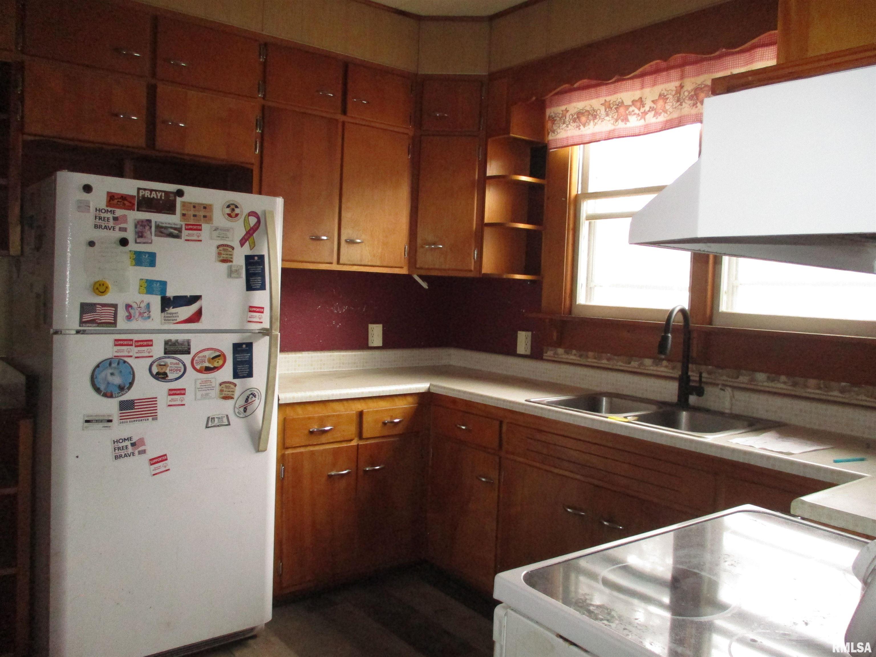 447 North 10th Avenue Canton, IL 61520 - Photo 10 of 20
