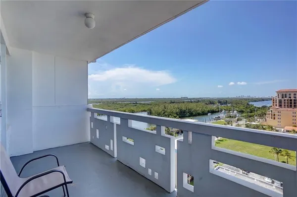 $3,000 | 3111 North Ocean Drive, Unit 1205, Hollywood, FL 33019