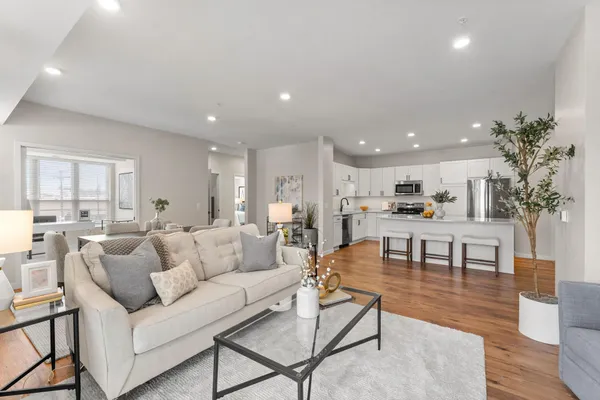 $447,111 | 2350 Harbor Place, Unit 214, Mound, MN 55364