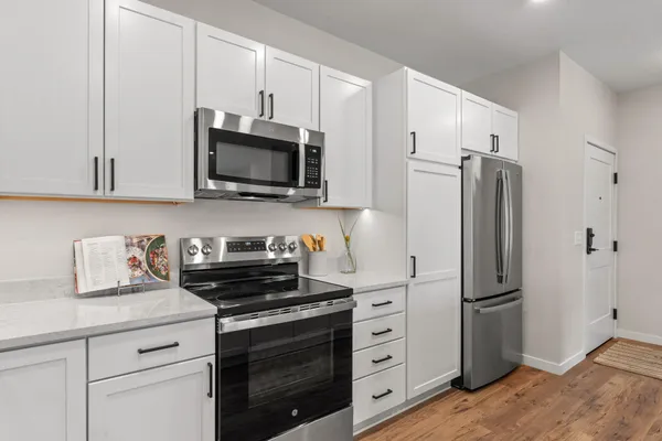 $447,111 | 2350 Harbor Place, Unit 214, Mound, MN 55364