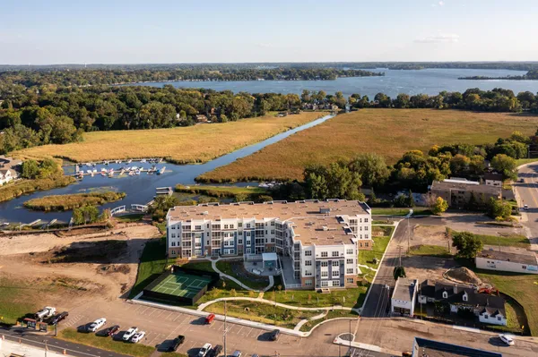 $447,111 | 2350 Harbor Place, Unit 214, Mound, MN 55364