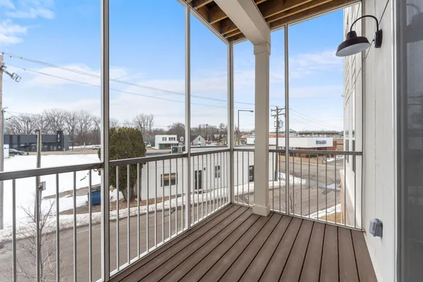 $447,111 | 2350 Harbor Place, Unit 214, Mound, MN 55364