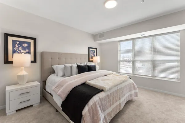 $447,111 | 2350 Harbor Place, Unit 214, Mound, MN 55364