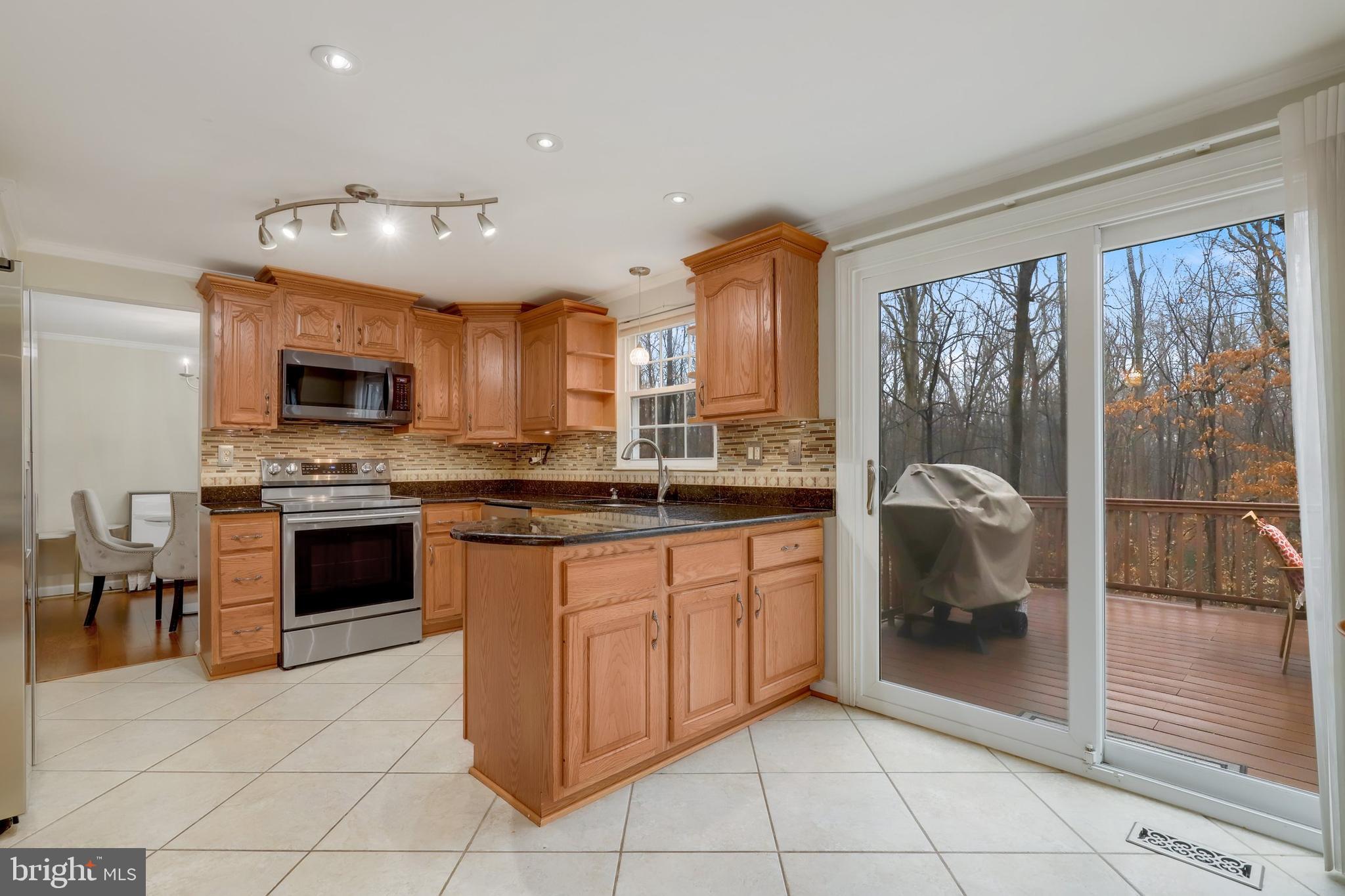 8491 Magic Tree Court Springfield, VA 22153 - Photo 11 of 53 Gallery Image 11