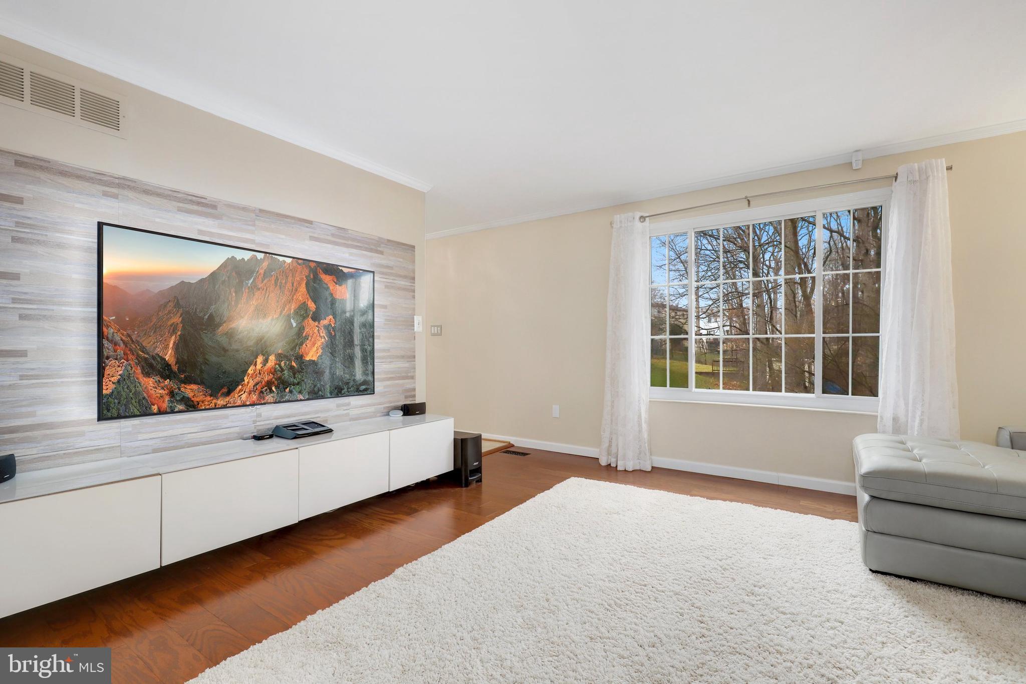 8491 Magic Tree Court Springfield, VA 22153 - Photo 5 of 53 Gallery Image 5