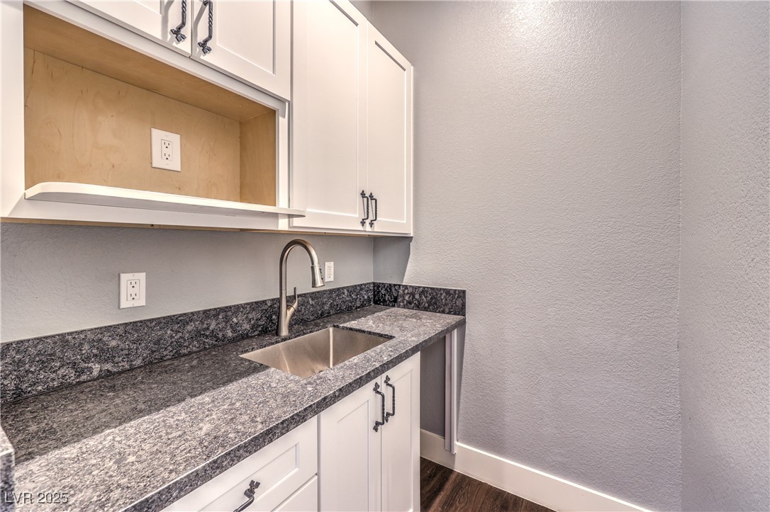 3910 West Pebble Road Las Vegas, NV 89139 - Photo 42 of 59 Kitchenette in Guest house
