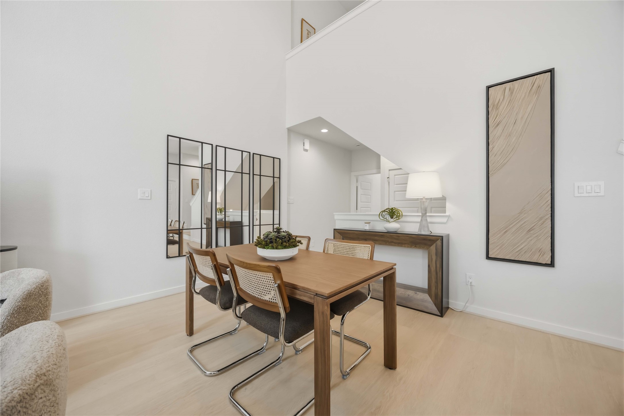 817 Thornton Road, Unit E Houston, TX 77018 - Photo 9 of 26 Gallery Image 9