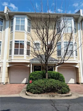 $2,000 | 375 Highland Avenue Northeast, Unit 1013, Atlanta, GA 30312