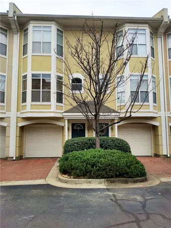 $2,000 | 375 Highland Avenue Northeast, Unit 1013, Atlanta, GA 30312