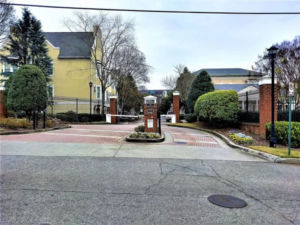 $2,000 | 375 Highland Avenue Northeast, Unit 1013, Atlanta, GA 30312