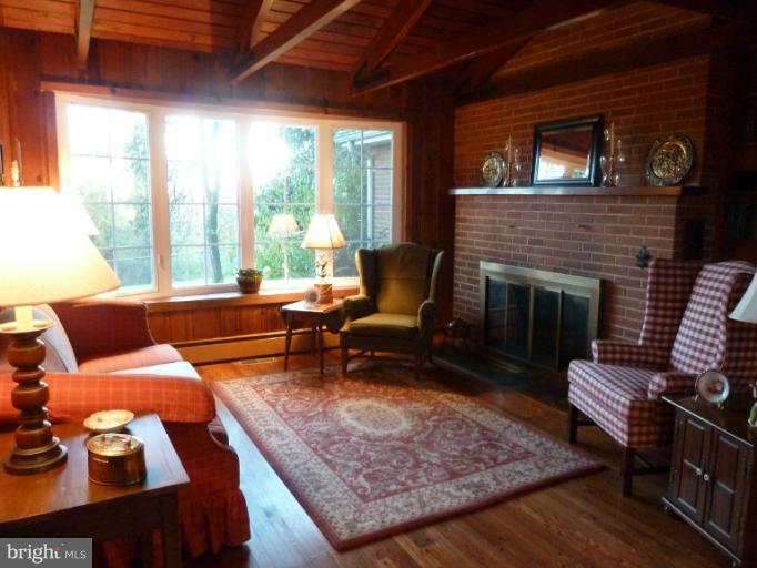 19219 Swinging Bridge Road Boonsboro, MD 21713 - Photo 15 of 22 Living Room