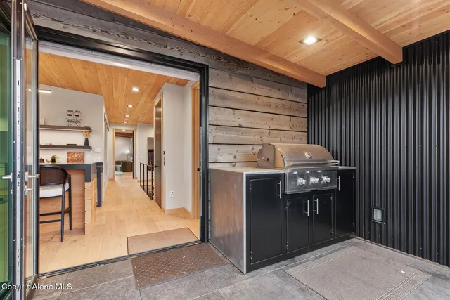 $2,275,000 | 804 East Lakeside Avenue, Coeur D'Alene, ID 83814